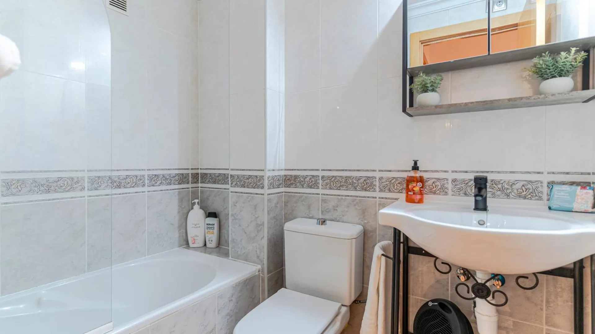Rentitspain Almerimar Moderno, Puerto Y Playa El Ejido 0*,  Spagna